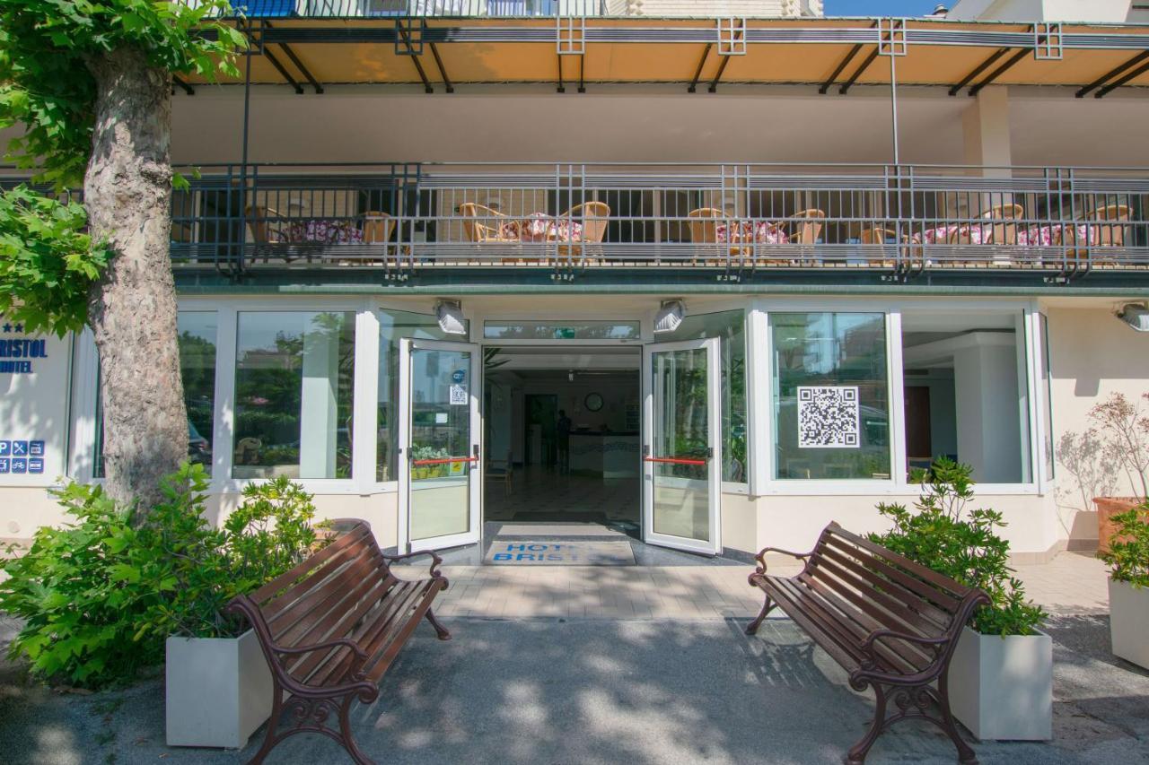 Hotel Bristol Misano Adriatico Esterno foto