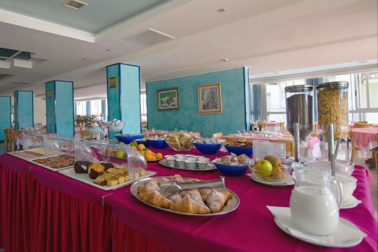 Hotel Bristol Misano Adriatico Esterno foto