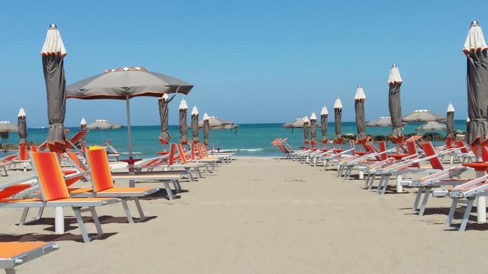 Hotel Bristol Misano Adriatico Esterno foto