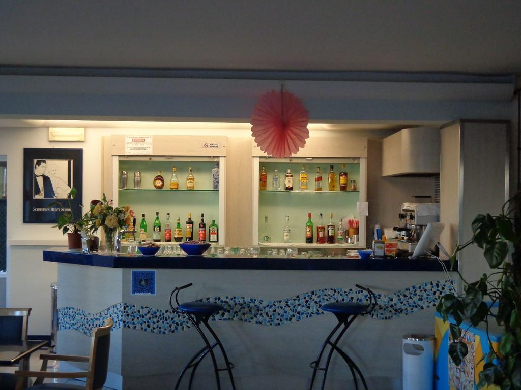 Hotel Bristol Misano Adriatico Esterno foto