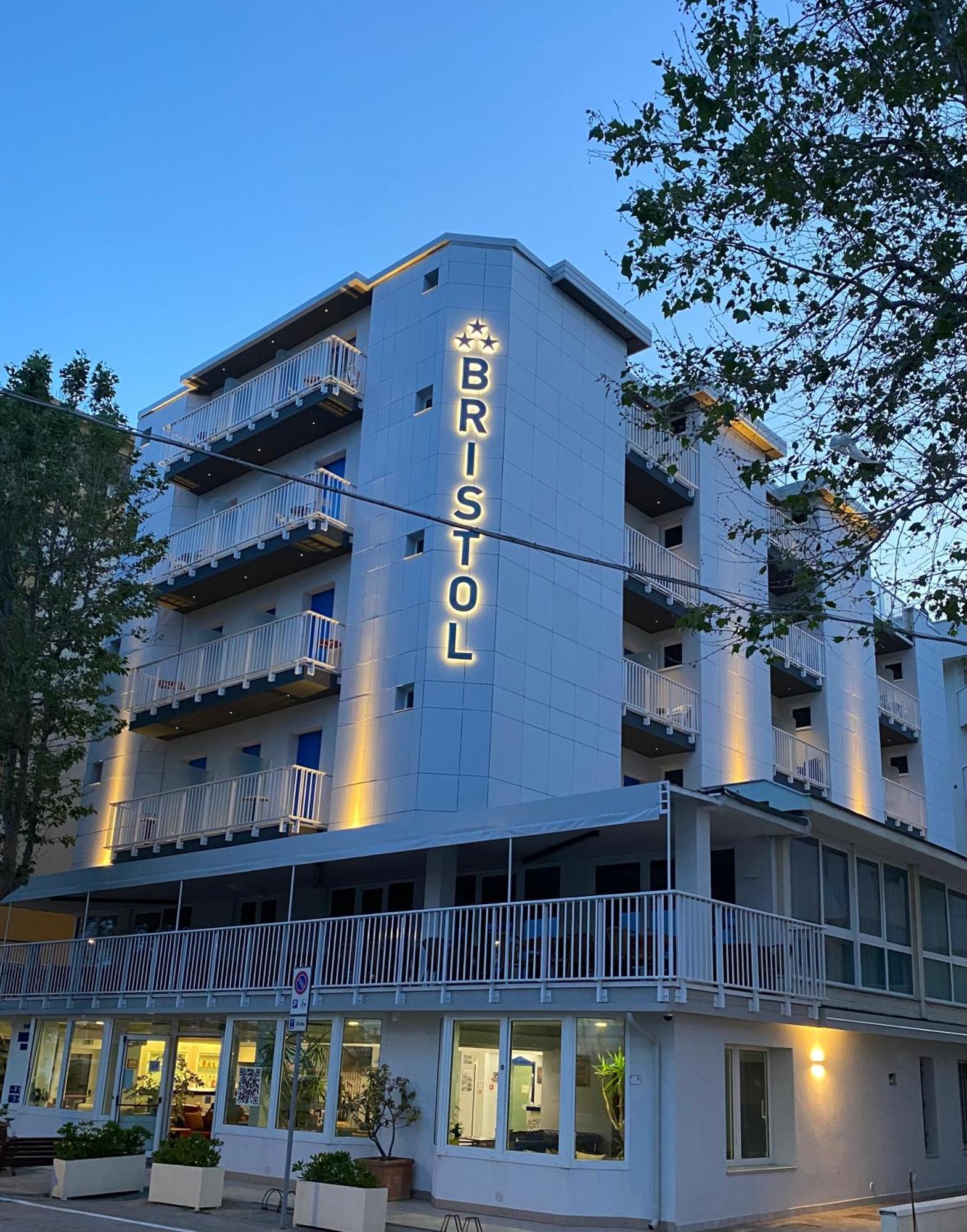 Hotel Bristol Misano Adriatico Esterno foto