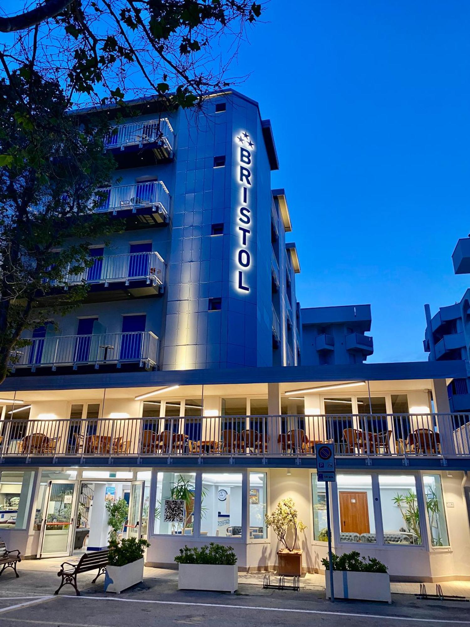 Hotel Bristol Misano Adriatico Esterno foto