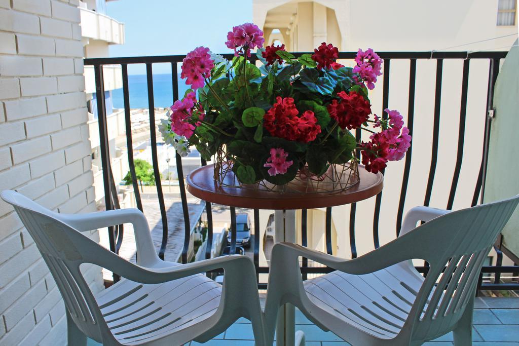 Hotel Bristol Misano Adriatico Esterno foto