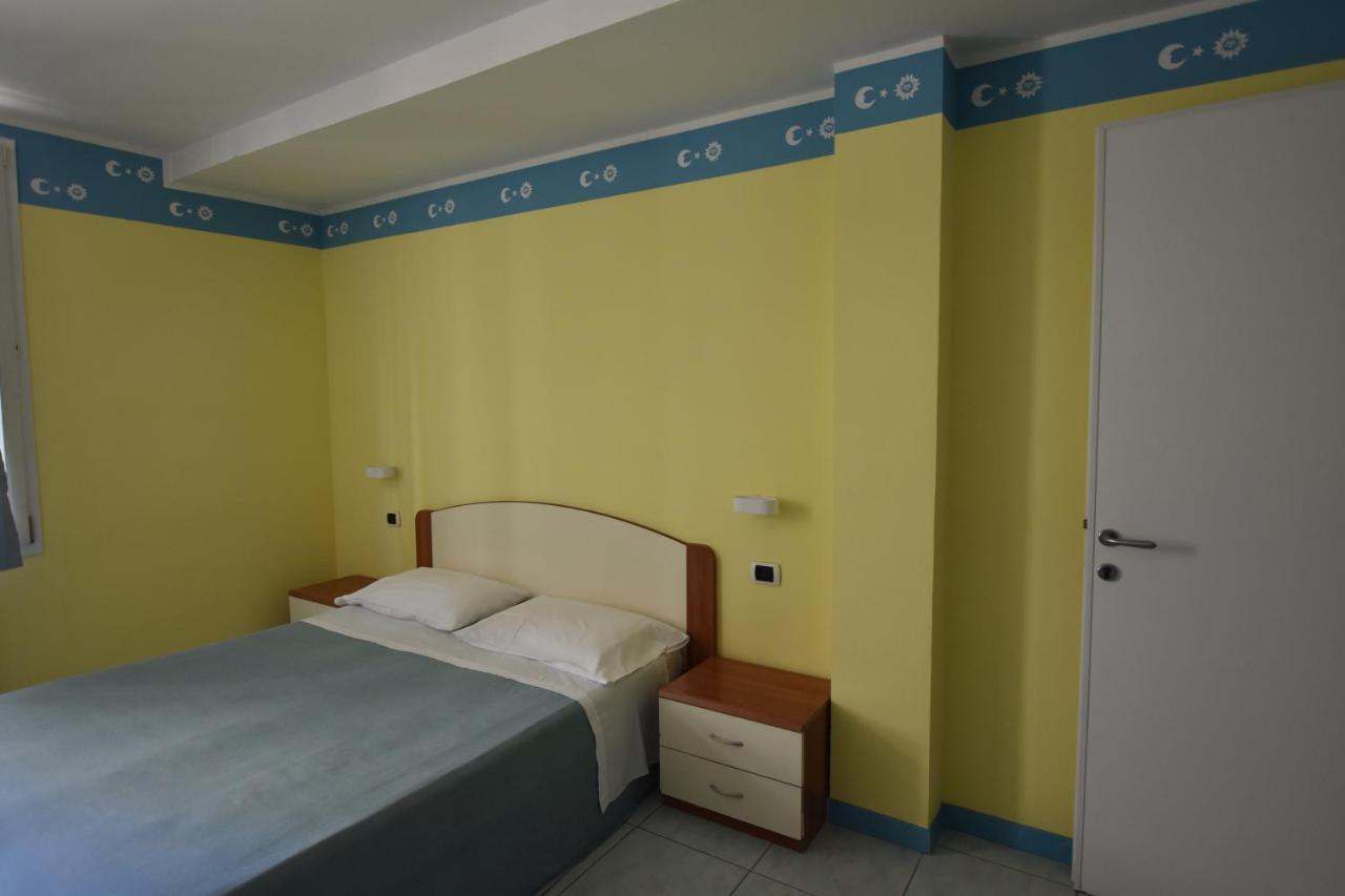 Hotel Bristol Misano Adriatico Esterno foto