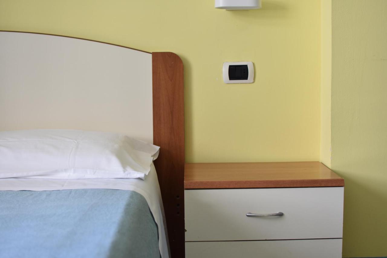 Hotel Bristol Misano Adriatico Esterno foto