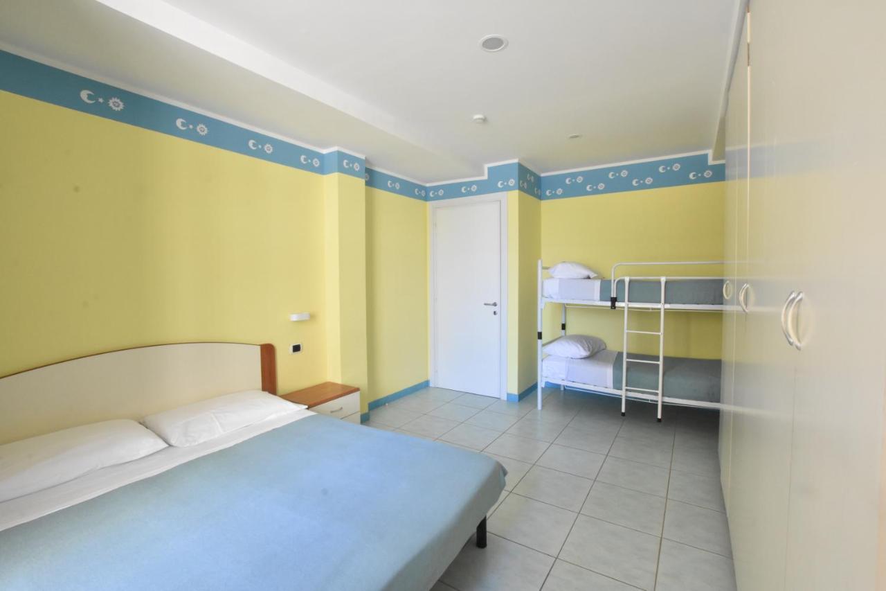 Hotel Bristol Misano Adriatico Esterno foto